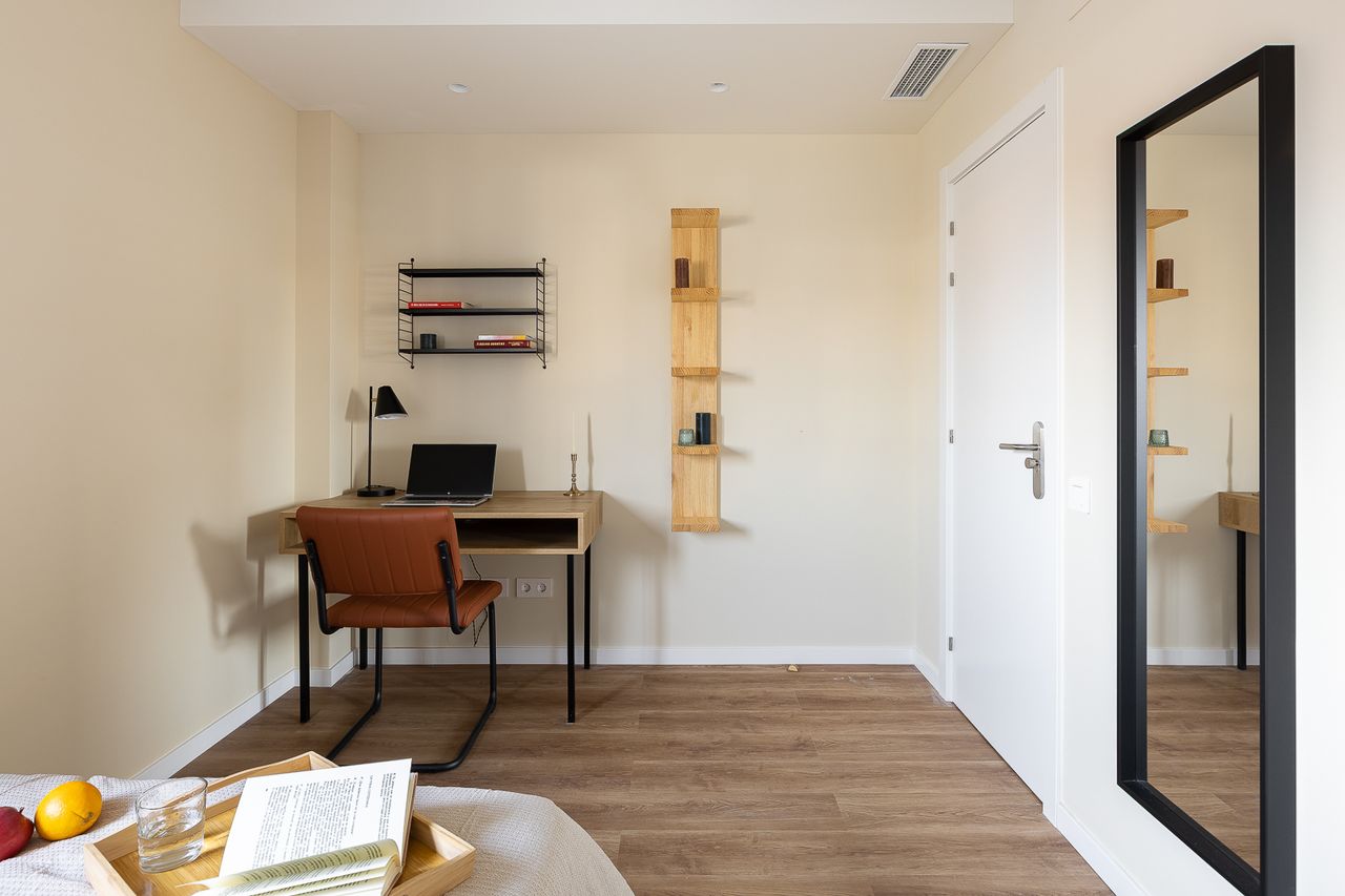 Corsega 396 Individual superior con baño privado 4