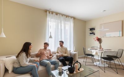 Guía definitiva de alojamiento estudiantil en Madrid: ¿Por qué Vanguard es la evolución del coliving