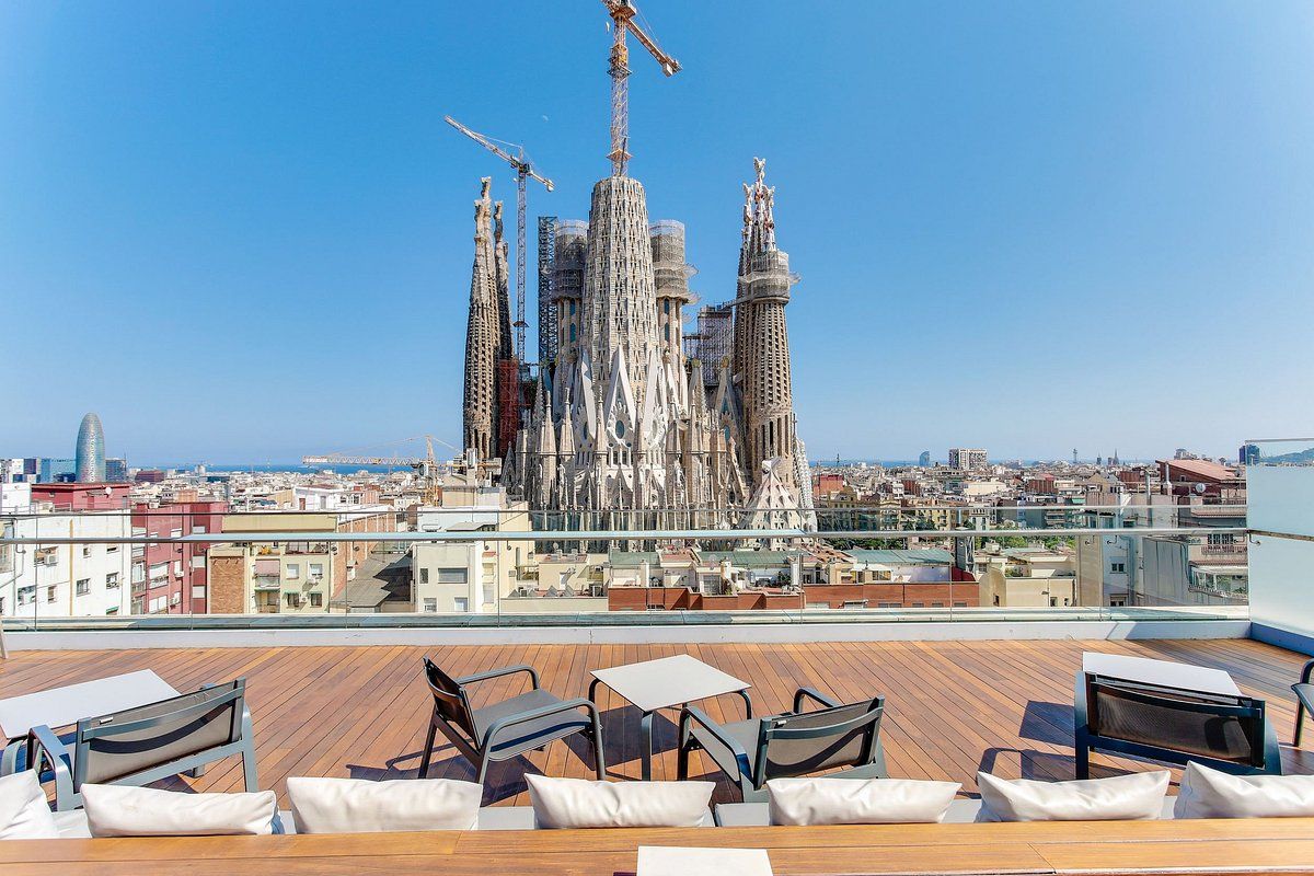 Top 5 mejores terrazas en Barcelona con vistas para disfrutar con amigos